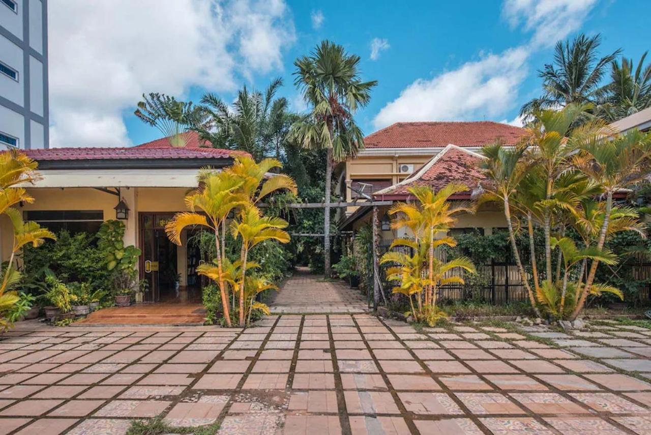 Marirath Boutique Hotel Siem Reap Bagian luar foto