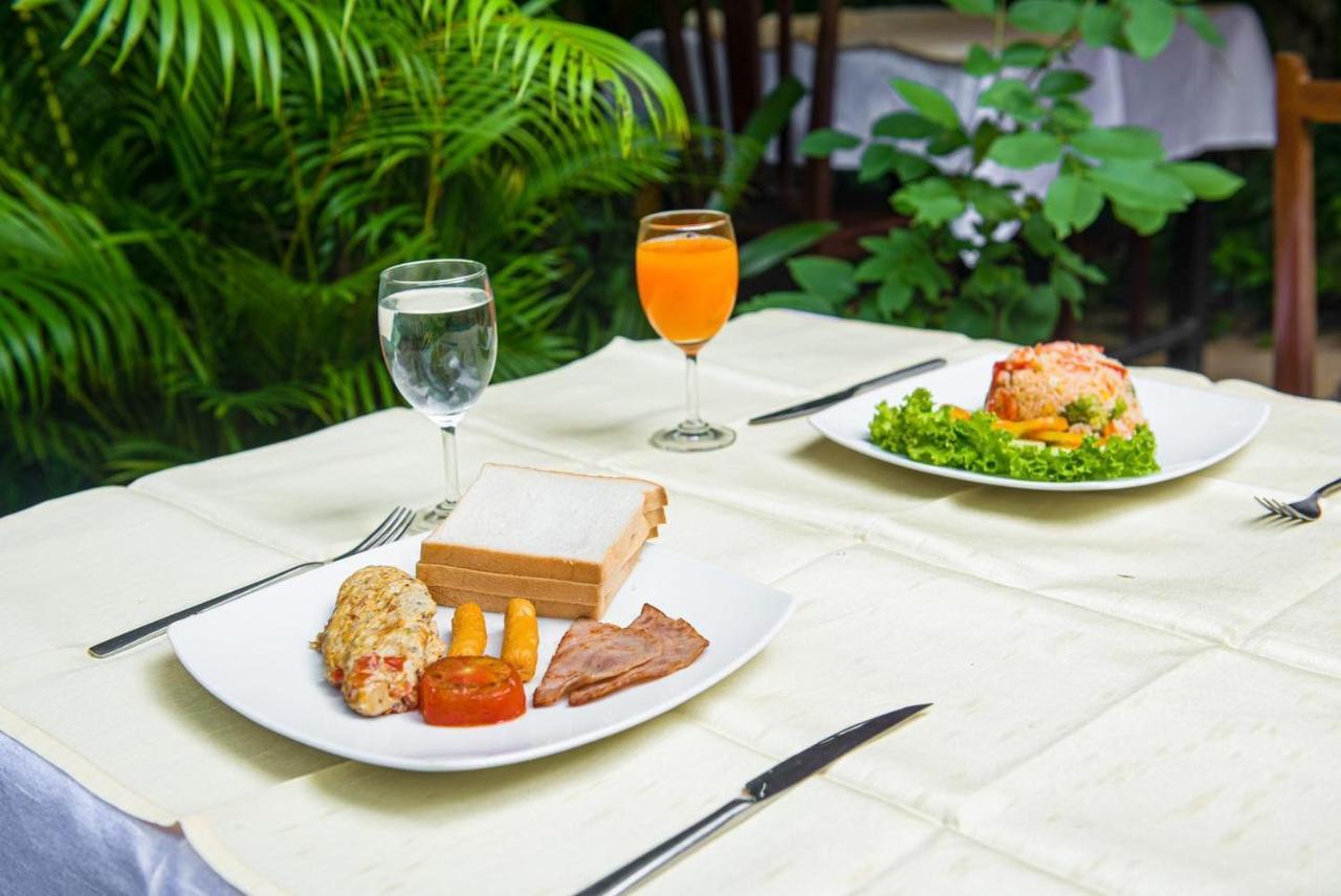 Marirath Boutique Hotel Siem Reap Bagian luar foto