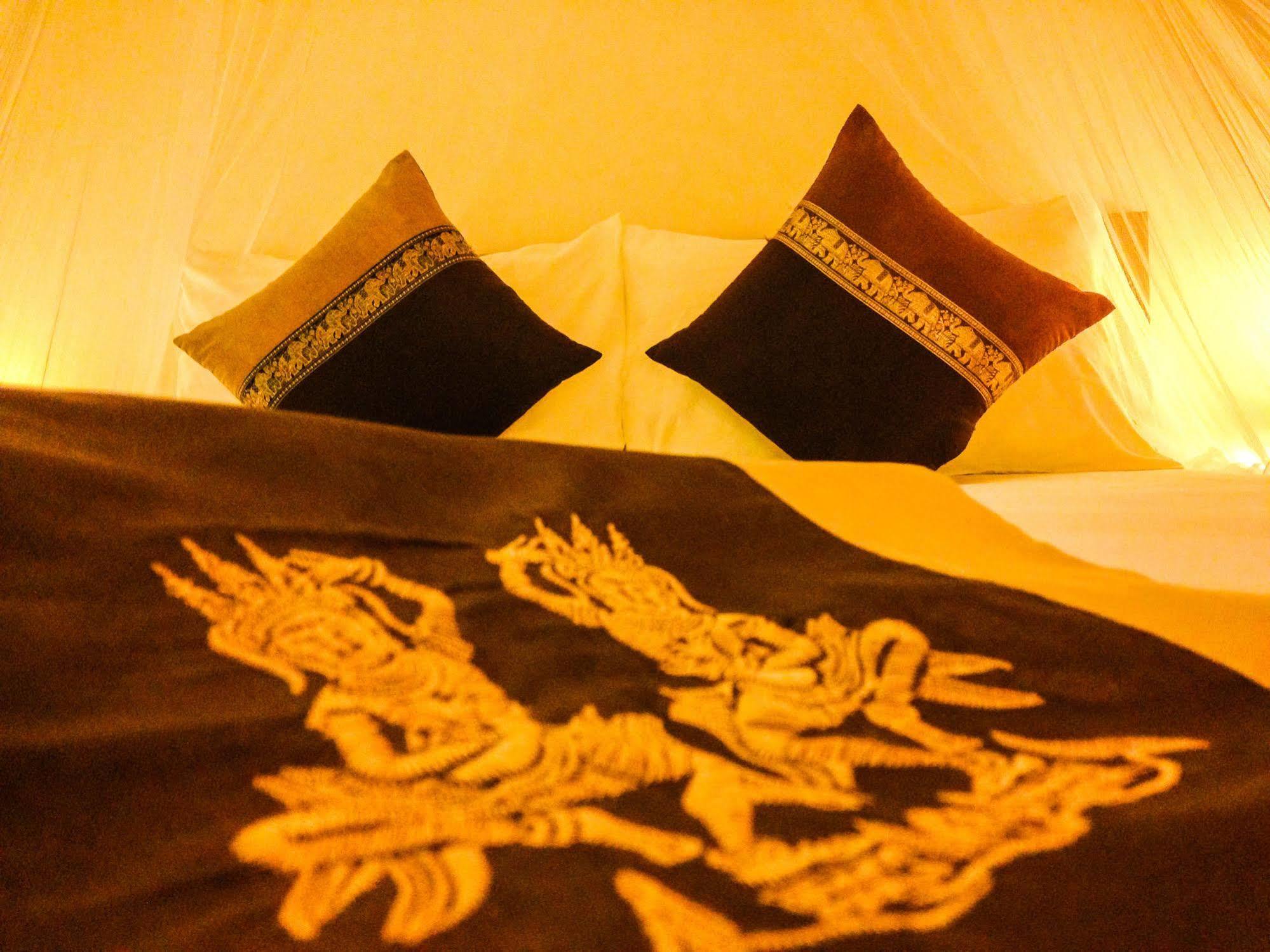 Marirath Boutique Hotel Siem Reap Bagian luar foto