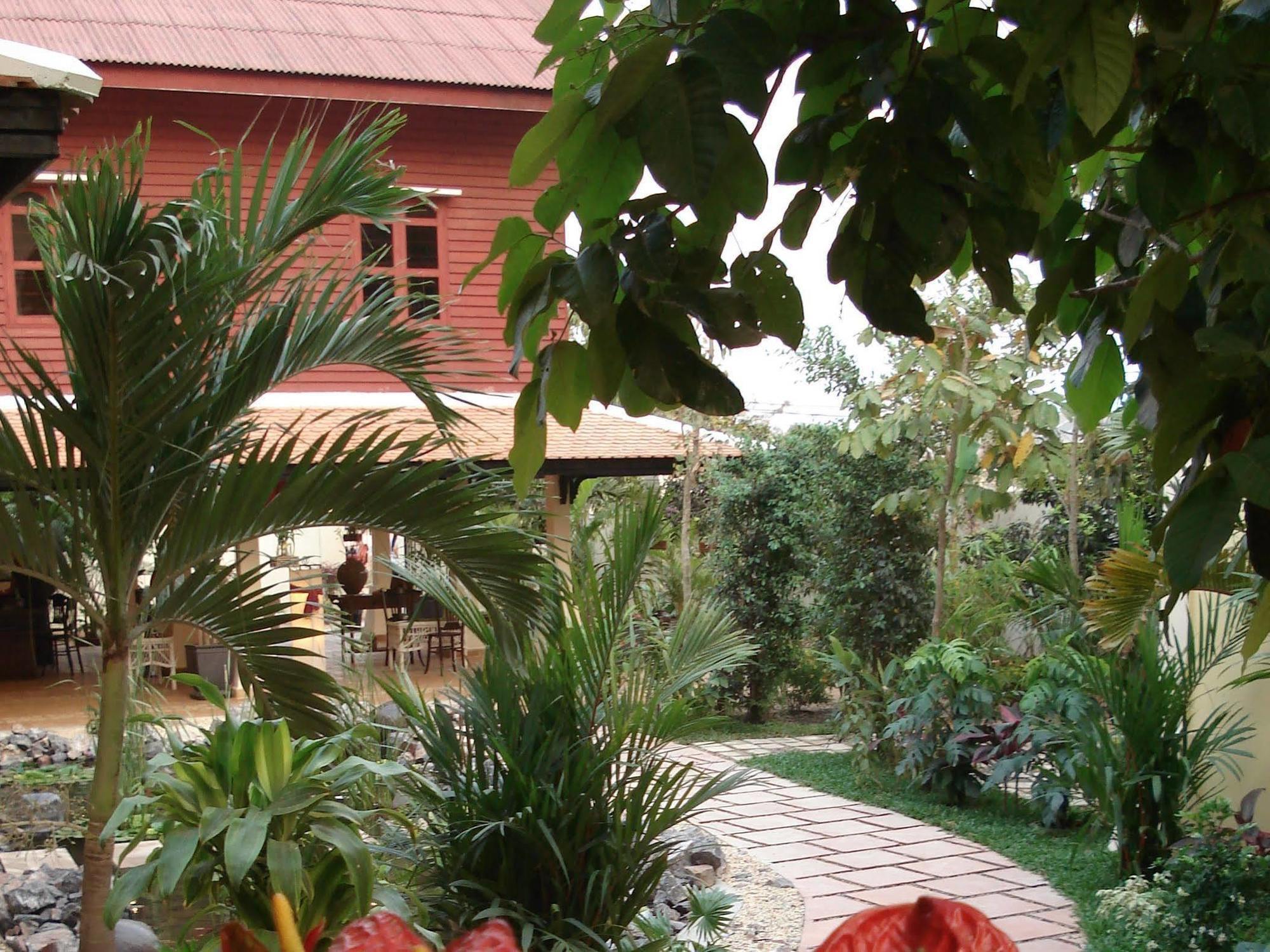 Marirath Boutique Hotel Siem Reap Bagian luar foto