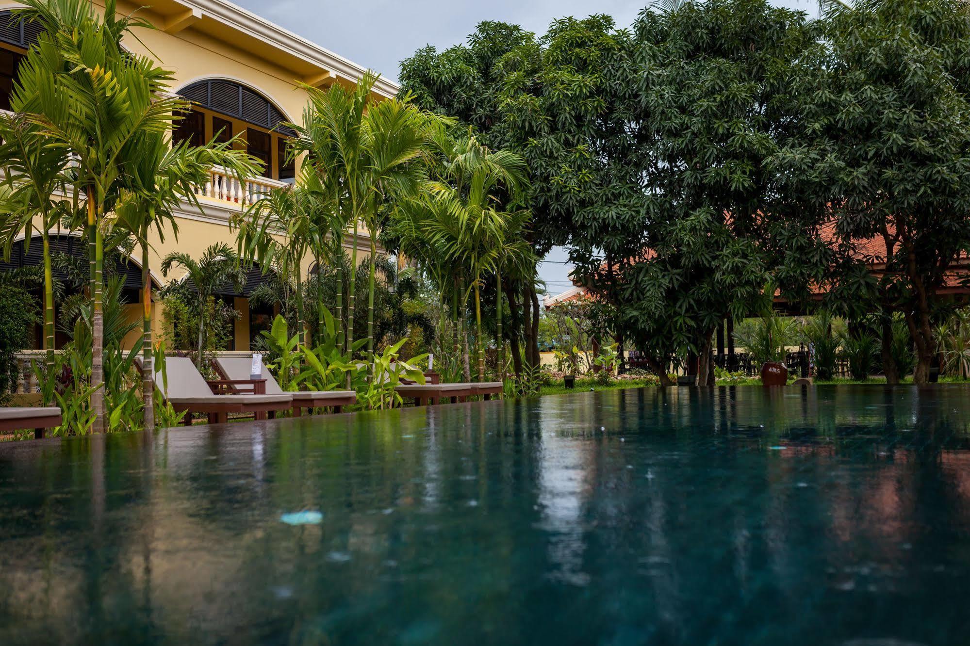 Marirath Boutique Hotel Siem Reap Bagian luar foto